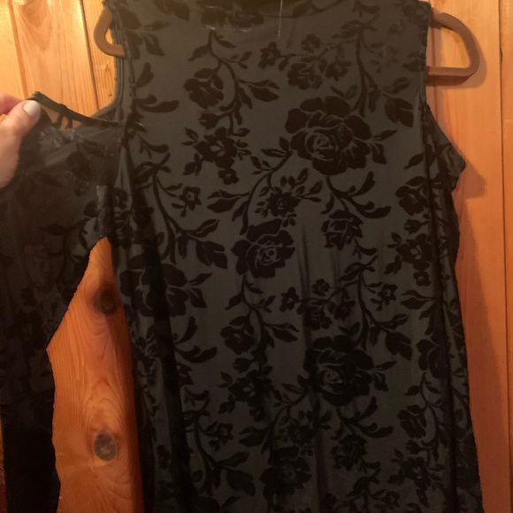 Top - Picture 3 of 3